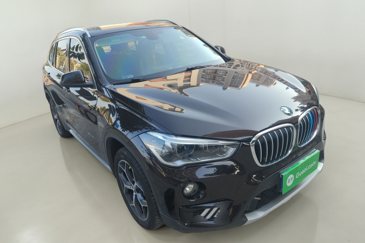 宝马X1 2018款 xDrive20Li 尊享型车身外观3