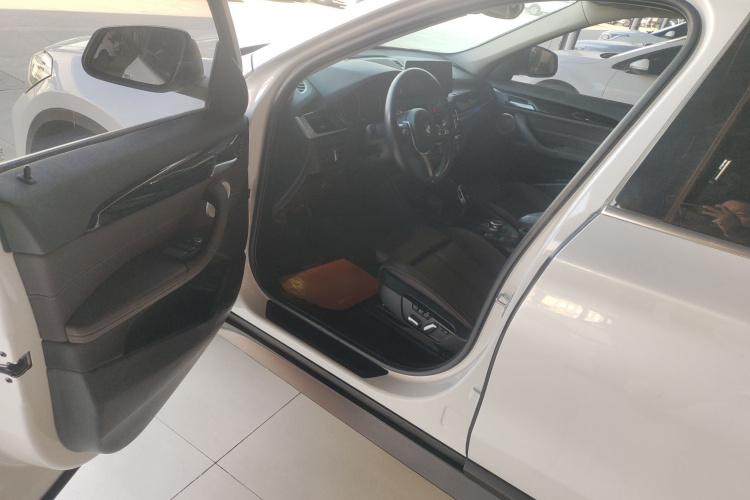 宝马X1 2022款 sDrive25Li 领先型中控内饰20