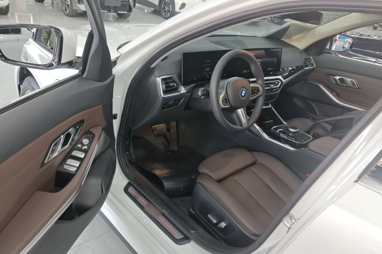 宝马i3 2022款 eDrive 35 L中控内饰20