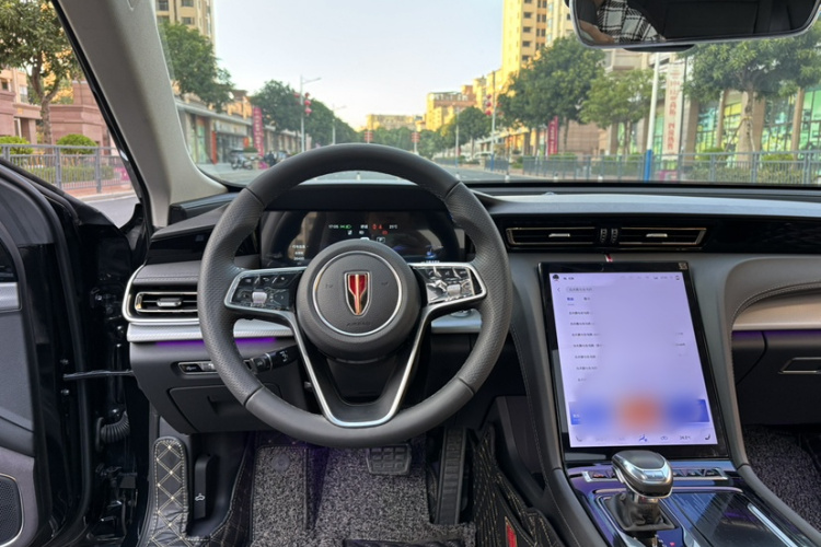 红旗H5 2023款 2.0T 自动智联旗畅版中控内饰7008