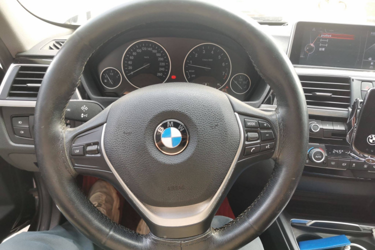 宝马3系 2017款 320Li 时尚型中控内饰13