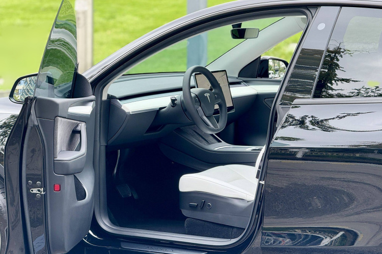 特斯拉 Model Y 2022款 后轮驱动版中控内饰7010