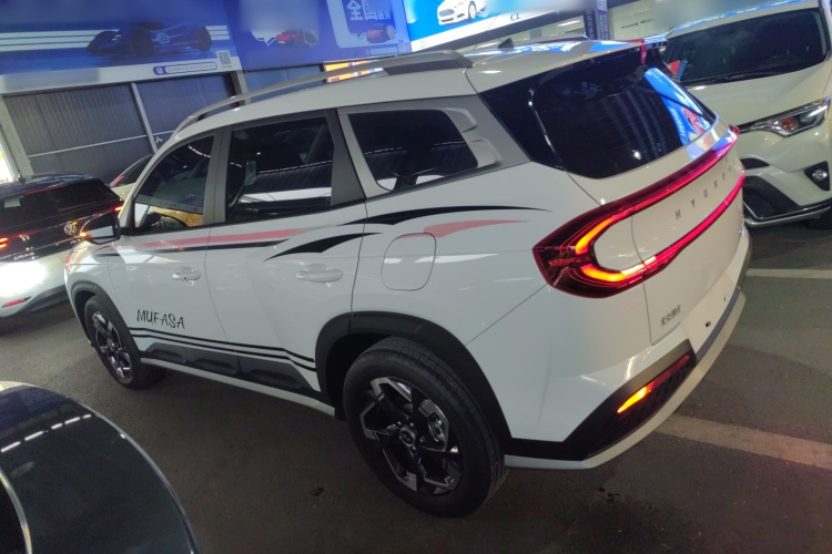 北京现代ix35 2023款 沐飒 2.0L 豪华版DLX车身外观4