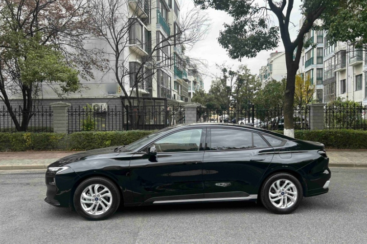 福特 蒙迪欧 2025款 1.5T EcoBoost 舒雅型车身外观6002