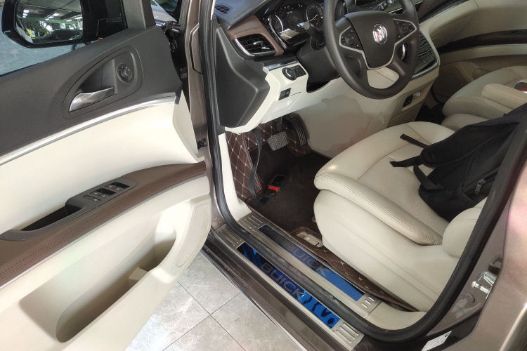 别克GL8 2023款 陆上公务舱 智享型中控内饰7003