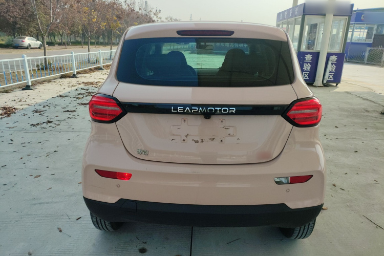 零跑汽车 零跑T03 2022款 珠光版车身外观6