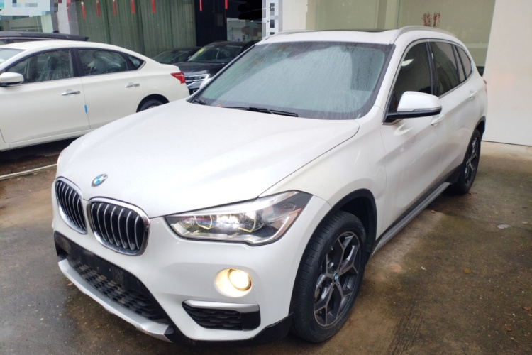 宝马X1 2019款 sDrive18Li 尊享型车身外观1