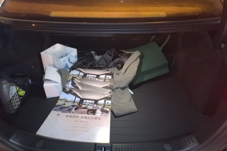 奔驰E级 2022款 改款三 E 300 L 时尚型中控内饰23