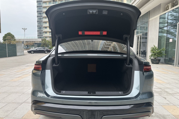 比亚迪 汉L 2025款 DM-p 四驱激光雷达旗舰型局部细节9007