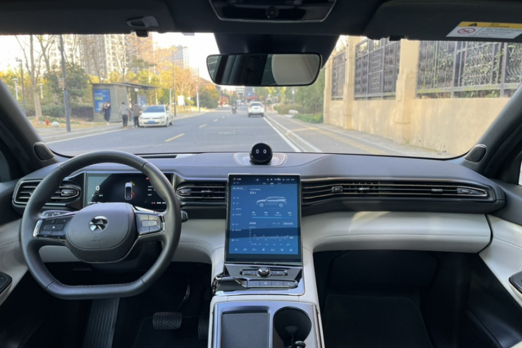 蔚来ES8 2020款 580KM 六座版中控内饰7008