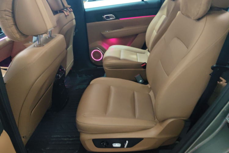 理想汽车 理想ONE 2021款 增程6座版中控内饰21