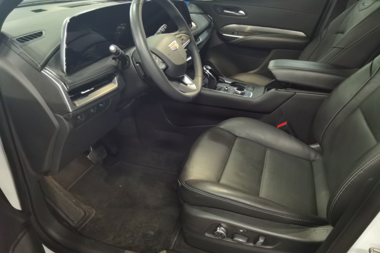 凯迪拉克XT4 2024款 28T 两驱尊贵型中控内饰7002