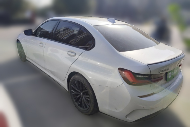 宝马3系 2022款 325Li M运动曜夜套装车身外观5