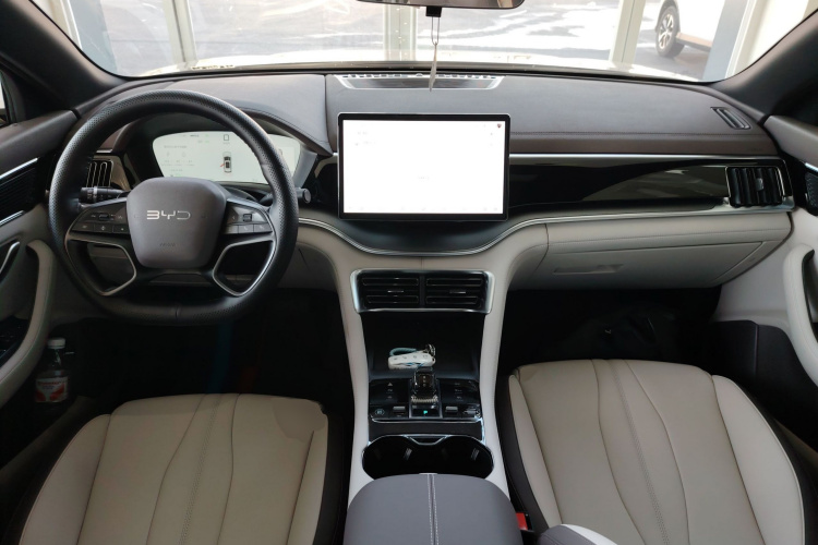 比亚迪 宋PLUS新能源 2025款 DM-i 智驾版 112KM 尊贵型中控内饰12
