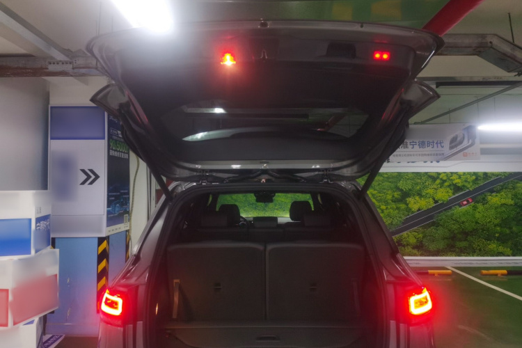 奔驰EQB 2022款 EQB 350 4MATIC 首发特别版局部细节23