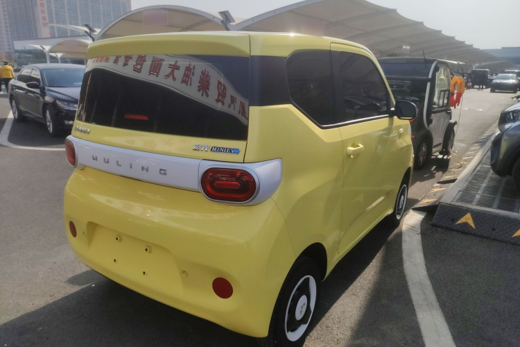 五菱汽车 宏光MINIEV 2024款 第三代 215km 青春版车身外观7