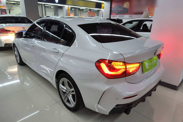 宝马1系 2021款 120i M运动曜夜版车身外观4