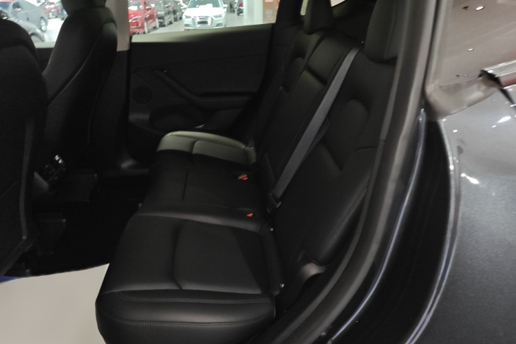 特斯拉 Model Y 2024款 后轮驱动版中控内饰7004