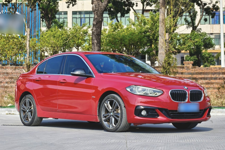 宝马1系 2018款 118i 运动型车身外观6002