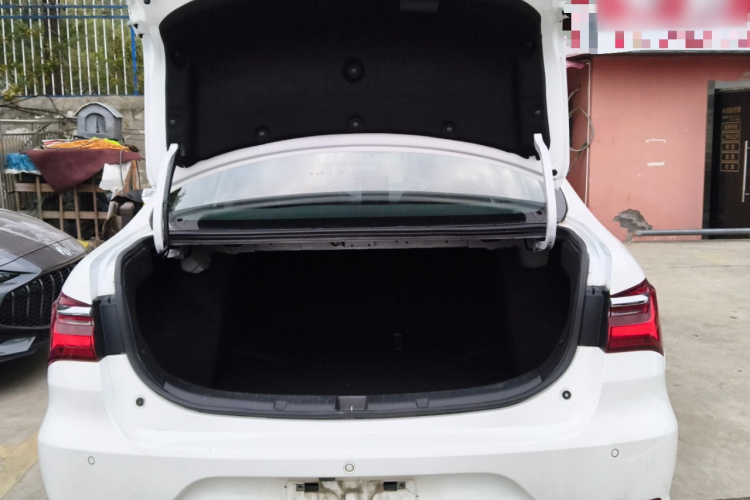 比亚迪 秦 2019款 1.5L 自动尊贵型机舱底盘23