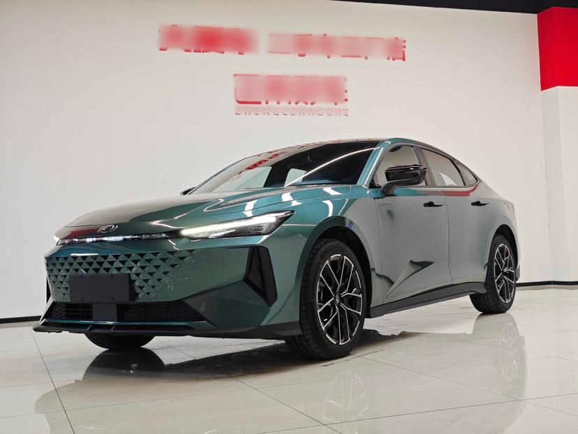 2023款 长安UNI-V 1.5T 尊享型图片
