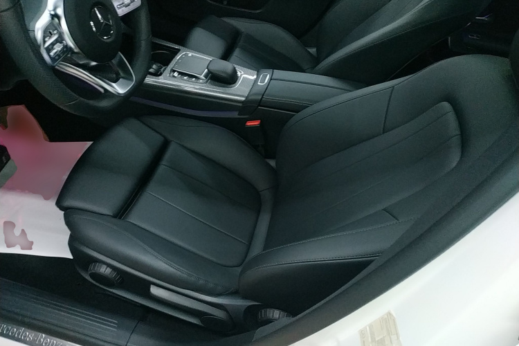 奔驰A级 2022款 改款 A 200 L 运动轿车时尚型中控内饰19