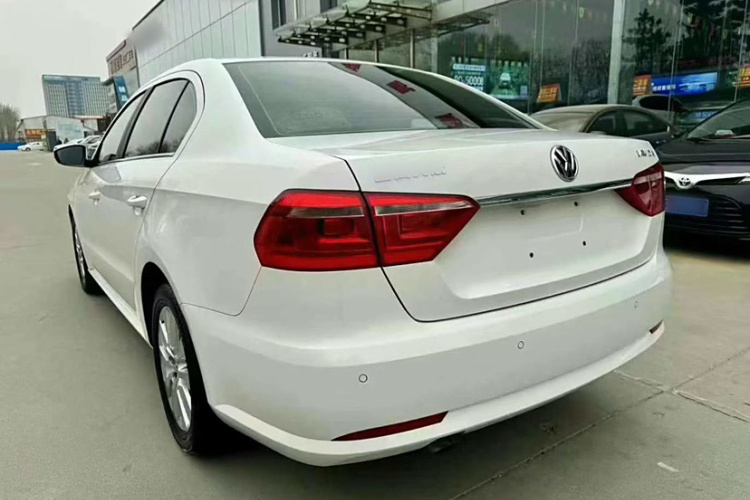 大众 朗逸 2013款 改款经典 1.6L 自动舒适版车身外观6002