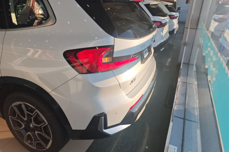 宝马X1 2025款 sDrive25Li X设计套装车身外观6