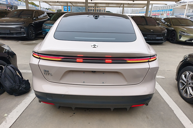 蔚来ET5 2022款 75kWh车身外观6