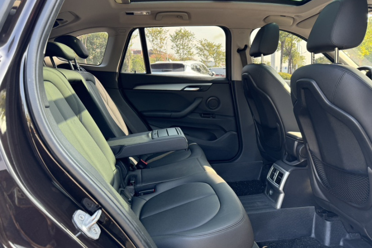 宝马X1 2016款 sDrive18Li 尊享型中控内饰7005