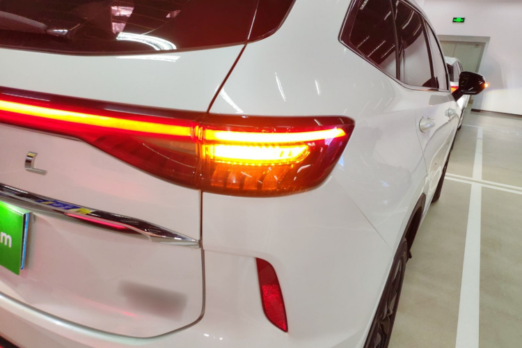 哈弗H6 2021款 第三代 2.0T 自动两驱Max车身外观9