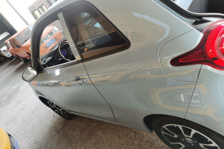 华晨新日i03 2021款 318km 31.45kWh车身外观6003