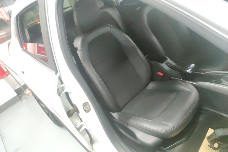 雪铁龙C3-XR 2015款 1.6L 自动先锋型局部细节41