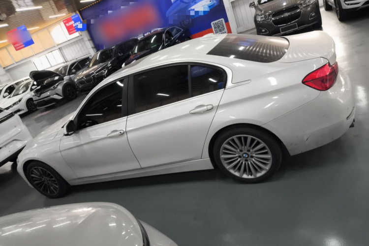 宝马3系 2018款 320Li 时尚型车身外观4