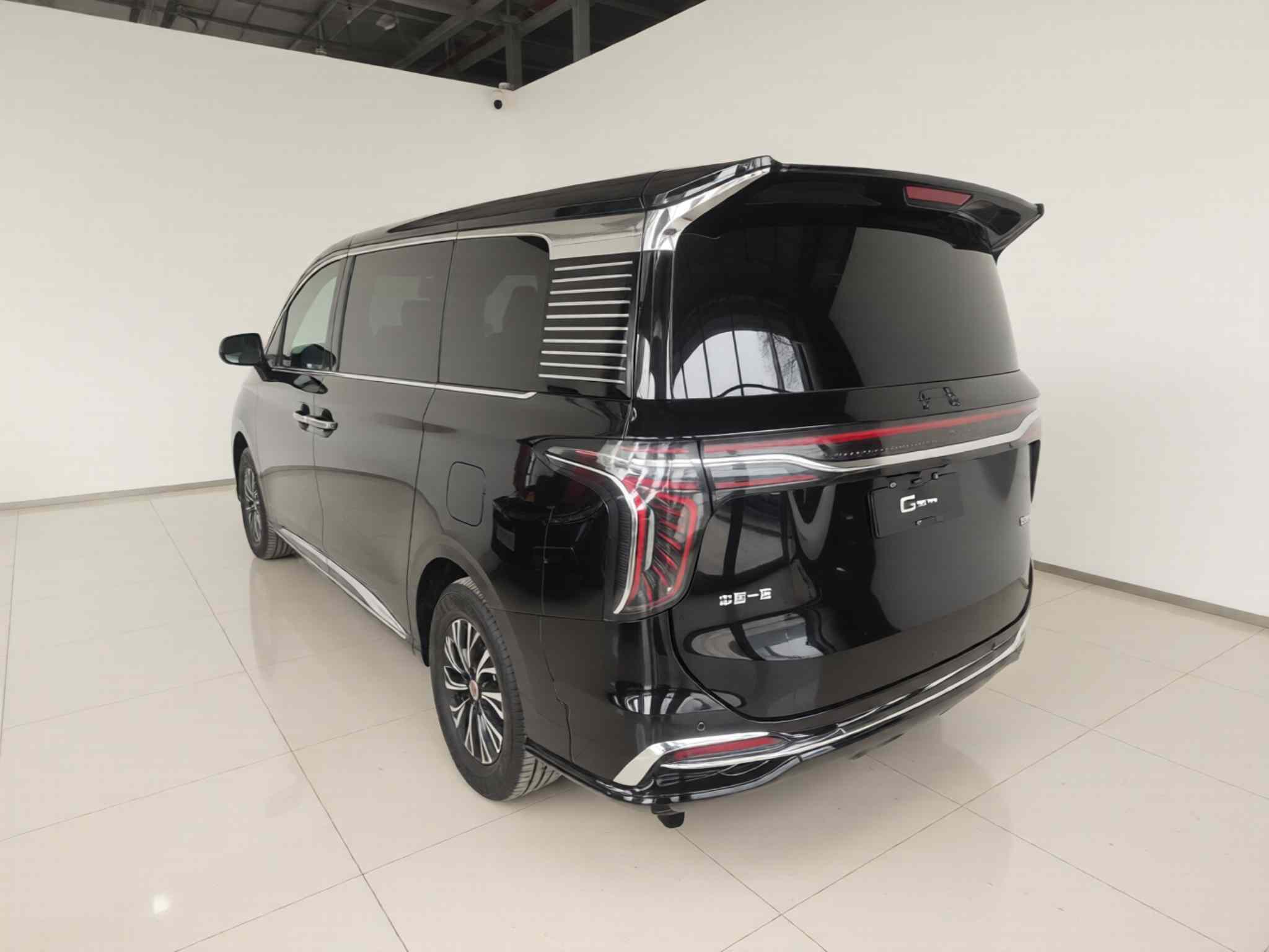 红旗HQ9 PHEV 2024款 2.0T 四驱商务版(3)