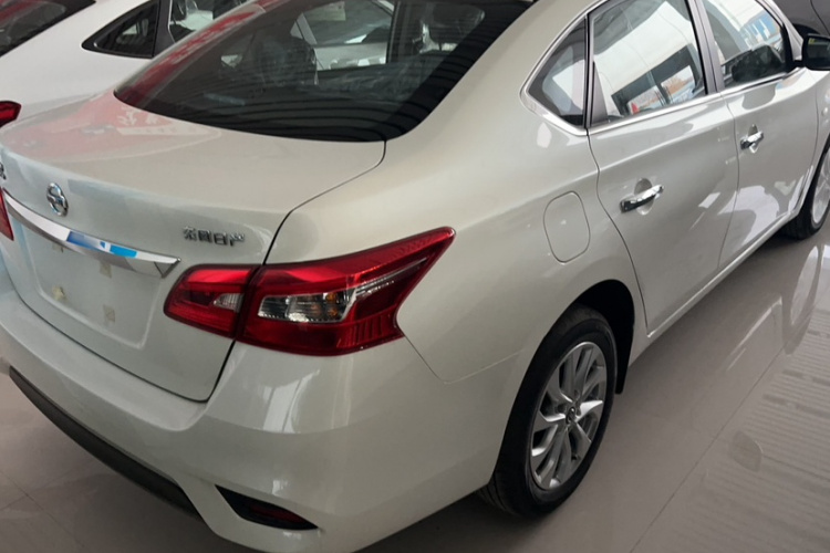 日产 轩逸 2024款 改款三 经典 1.6XE CVT舒适版车身外观6003