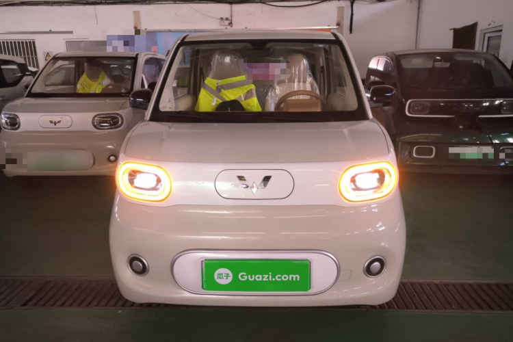 五菱汽车 宏光MINIEV 2024款 第三代 215km 青春版车身外观2