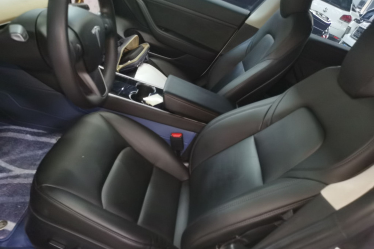 特斯拉 Model 3 2020款 标准续航后驱升级版中控内饰19