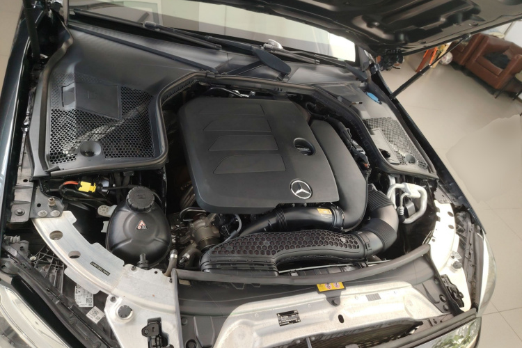 奔驰C级 2020款 改款 C 200 L 时尚型运动版机舱底盘24