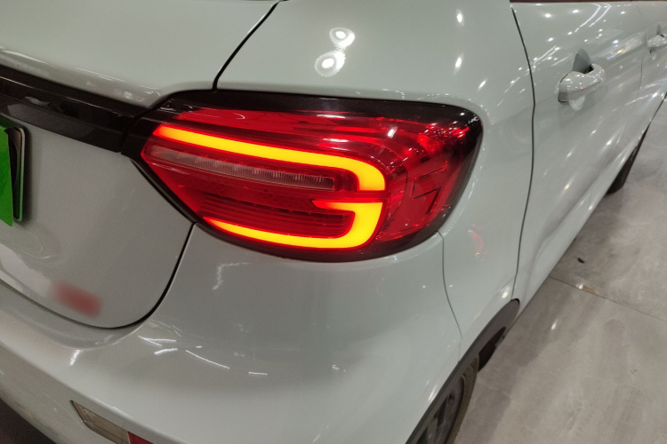 零跑汽车 零跑T03 2023款 403智享版车身外观9