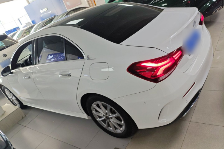 奔驰A级 2022款 改款 A 200 L 运动轿车动感型车身外观6003