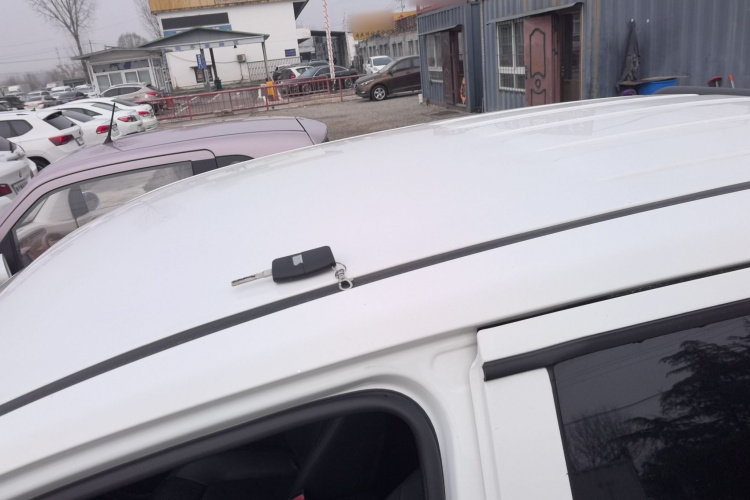 江铃 宝典 2020款 2.5T柴油两驱舒享版标轴JX4D25A6L局部细节57