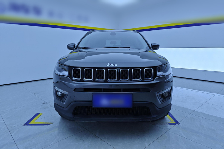 Jeep 指南者 2019款 220T 自动家享版车身外观2