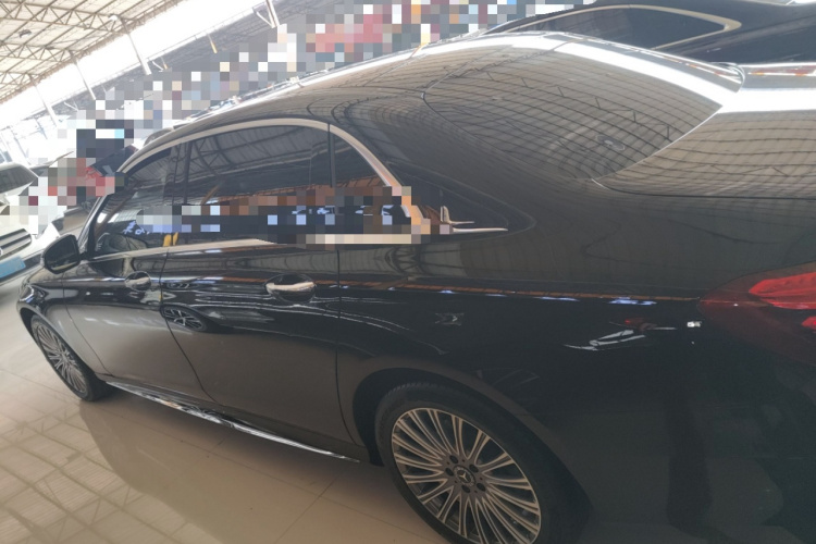 奔驰E级 2019款 改款 E 300 L 运动时尚型车身外观4