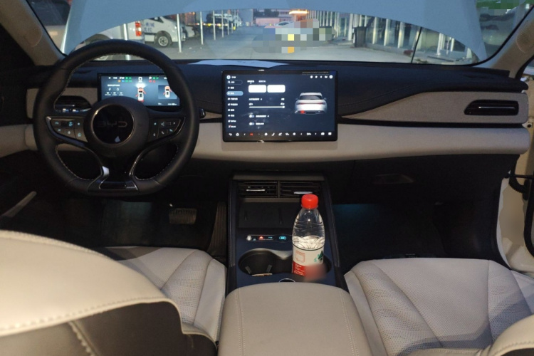 比亚迪 海豹06 DM-i旅行版 2025款 DM-i 80KM尊贵型中控内饰7002