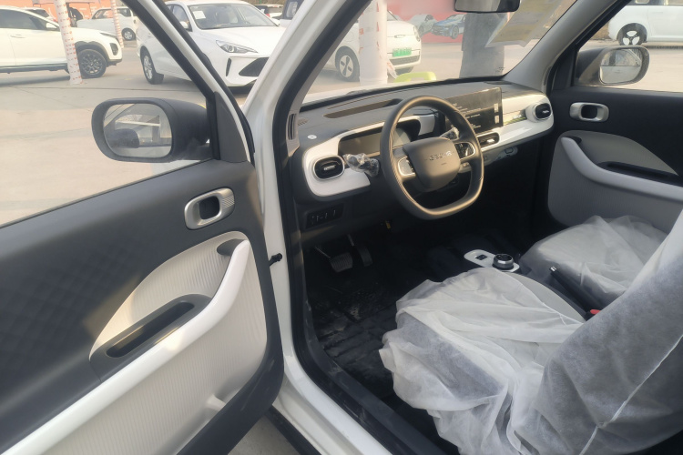 吉利银河 2025款 210km 熊猫骑士中控内饰20