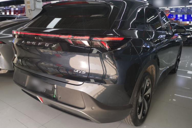 ARCFOX极狐 极狐 阿尔法T5(ARCFOX αT5) 2025款 520 PRO车身外观6005