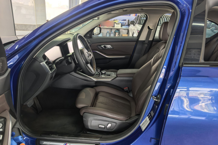 宝马3系 2022款 325i M运动曜夜套装局部细节19