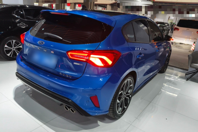 福特 福克斯 2021款 两厢 EcoBoost 180 自动ST Line车身外观6005