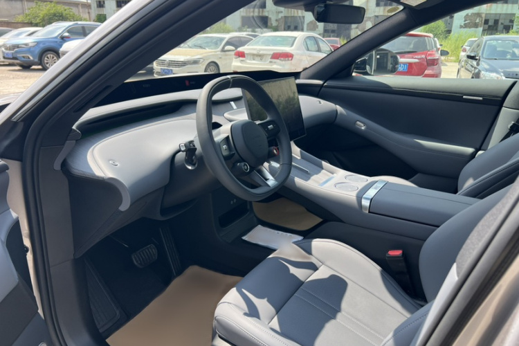 小米汽车 小米YU7 2025款 超长续航后驱版中控内饰7004